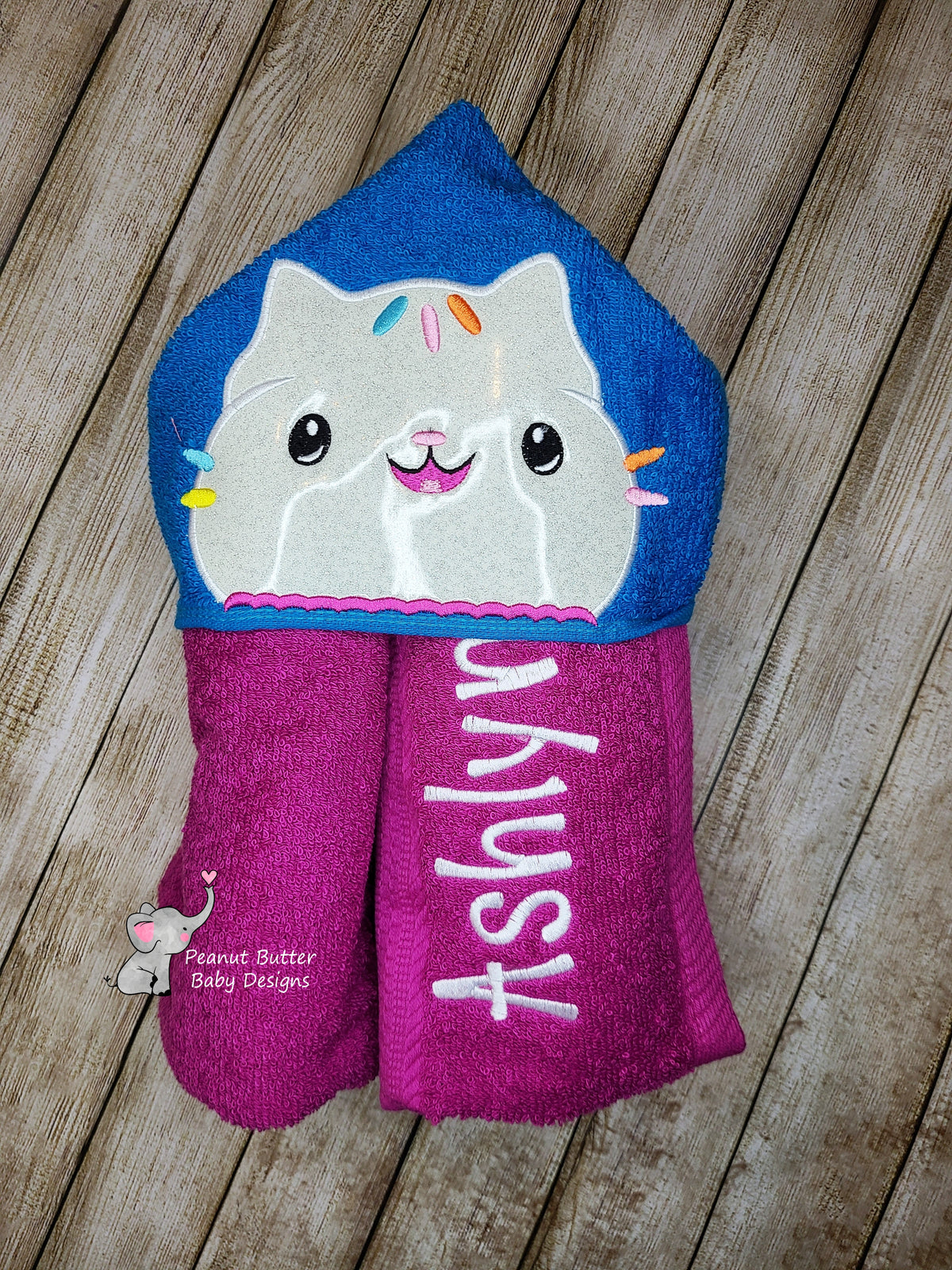 Gabby's Dollhouse - Cakey Hooded Towel
