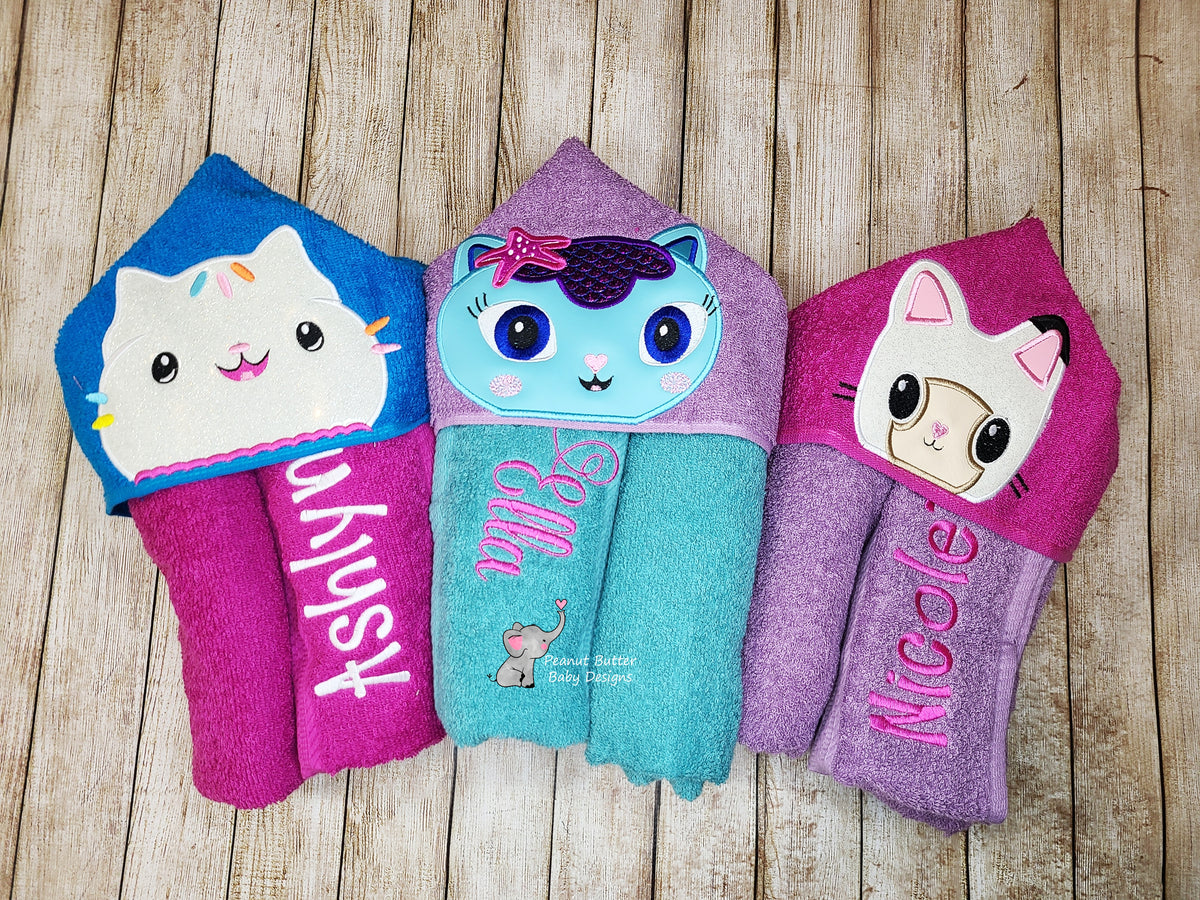 Gabby's Dollhouse - Cakey Hooded Towel