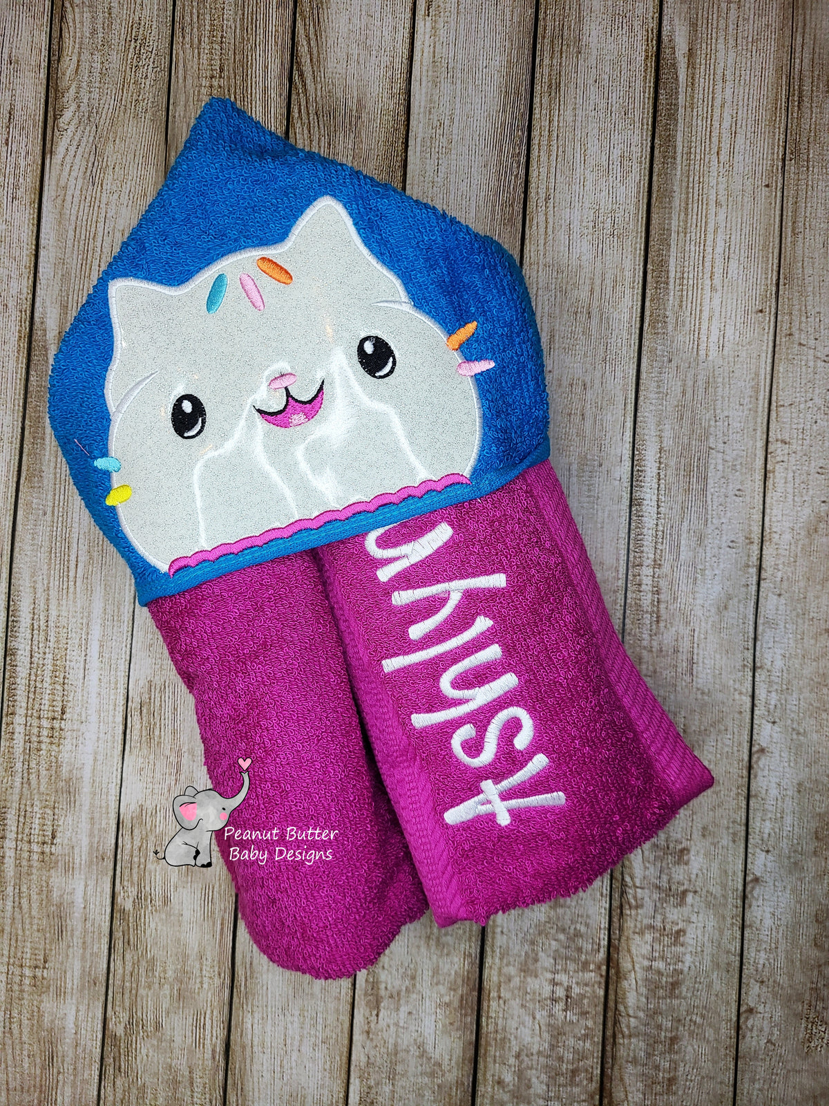 Gabby's Dollhouse - Cakey Hooded Towel