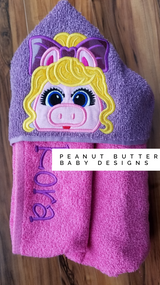 Missy Pig Hooded Towel